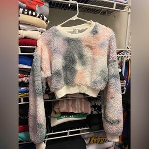 Women’s crop top long sleeve sweater